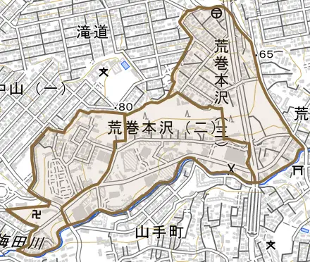 荒巻本沢とその周辺の地図。町の範囲を重ねている