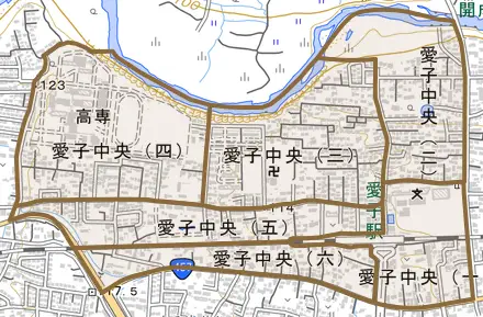 愛子中央とその周辺の地図。町の範囲を重ねている