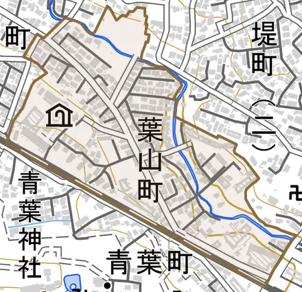 葉山町とその周辺の地図。町の範囲を重ねている