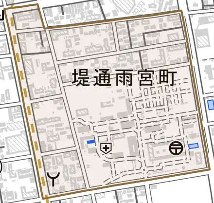 堤通雨宮町とその周辺の地図。町の範囲を重ねている