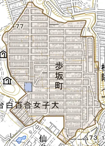 歩坂町とその周辺の地図。町の範囲を重ねている