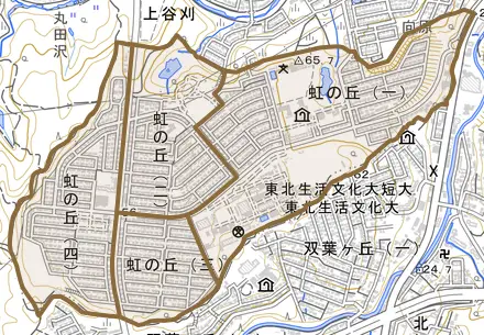 虹の丘とその周辺の地図。町の範囲を重ねている