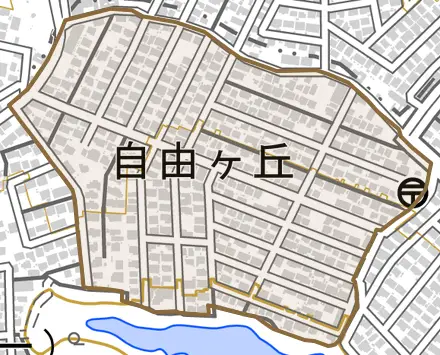 自由ケ丘とその周辺の地図。町の範囲を重ねている