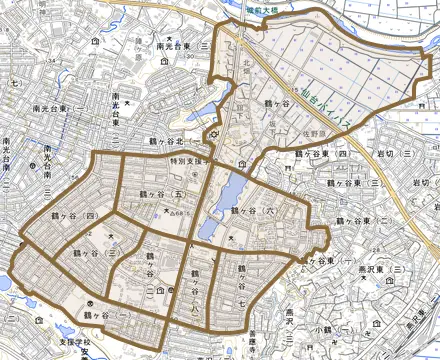 鶴ケ谷とその周辺の地図。町の範囲を重ねている
