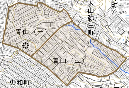 青山とその周辺の地図。町の範囲を重ねている
