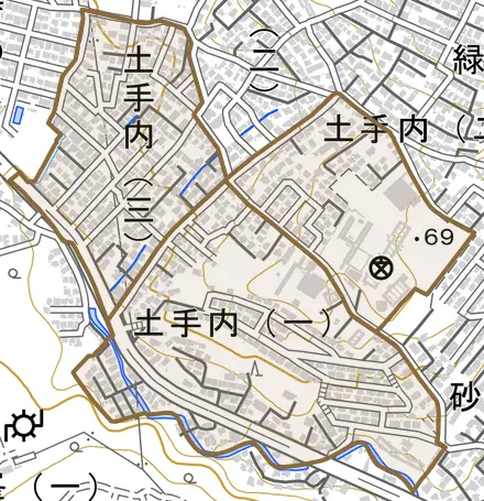 土手内とその周辺の地図。町の範囲を重ねている