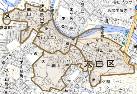 向山とその周辺の地図。町の範囲を重ねている