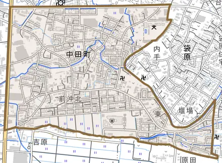 中田町とその周辺の地図。町の範囲を重ねている