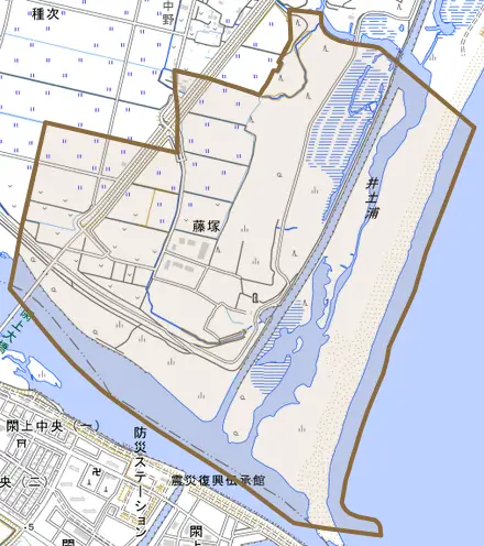 藤塚とその周辺の地図。町の範囲を重ねている