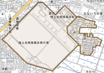 霞目とその周辺の地図。町の範囲を重ねている