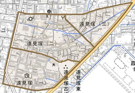 遠見塚とその周辺の地図。町の範囲を重ねている
