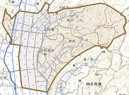 大字上川名とその周辺の地図。町の範囲を重ねている