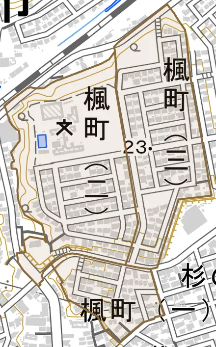 楓町とその周辺の地図。町の範囲を重ねている