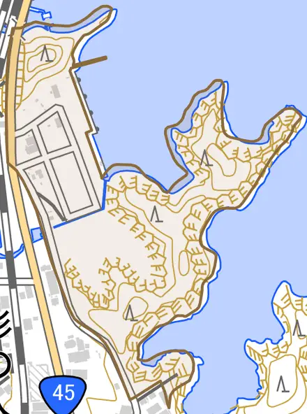 字越ノ浦とその周辺の地図。町の範囲を重ねている