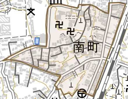 南町とその周辺の地図。町の範囲を重ねている