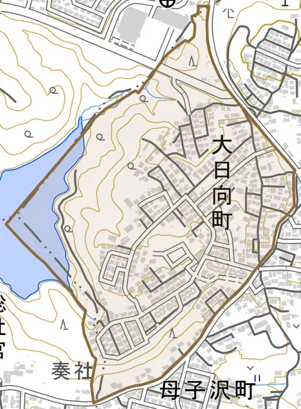 大日向町とその周辺の地図。町の範囲を重ねている