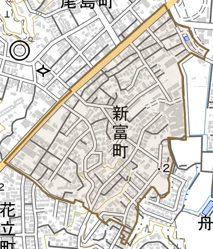 新富町とその周辺の地図。町の範囲を重ねている
