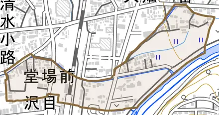 字堂場前とその周辺の地図。町の範囲を重ねている