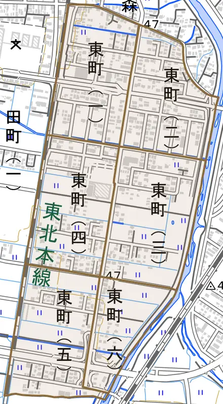 東町とその周辺の地図。町の範囲を重ねている