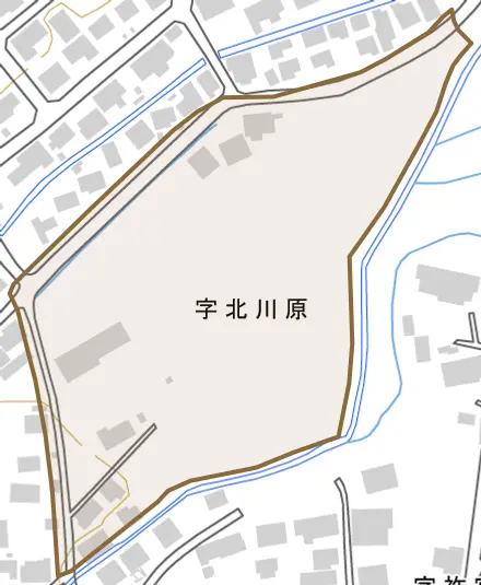 字北川原とその周辺の地図。町の範囲を重ねている