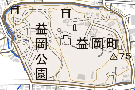 益岡町とその周辺の地図。町の範囲を重ねている