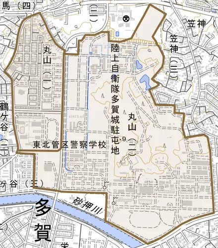 丸山とその周辺の地図。町の範囲を重ねている