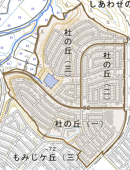 杜の丘とその周辺の地図。町の範囲を重ねている