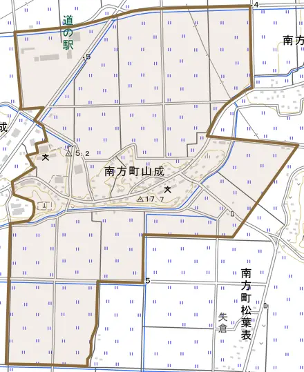 南方町西山成前とその周辺の地図。町の範囲を重ねている