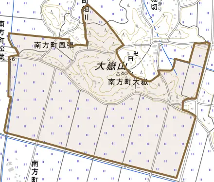南方町館浦とその周辺の地図。町の範囲を重ねている