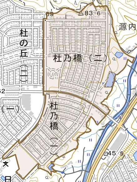 杜乃橋とその周辺の地図。町の範囲を重ねている