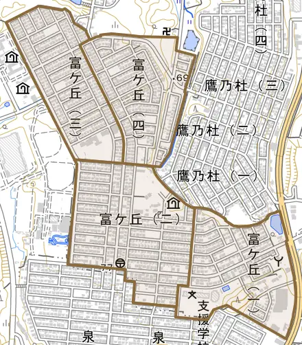 富ケ丘とその周辺の地図。町の範囲を重ねている