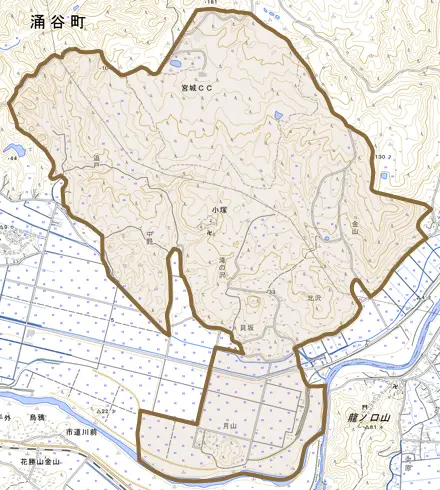 小塚とその周辺の地図。町の範囲を重ねている