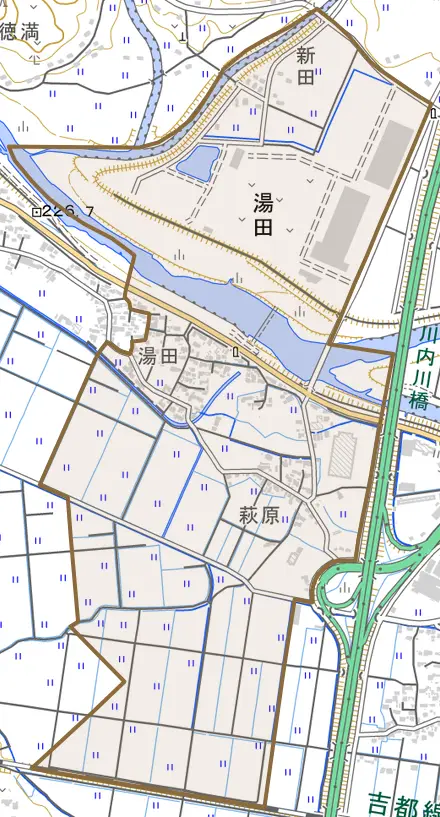 大字湯田とその周辺の地図。町の範囲を重ねている