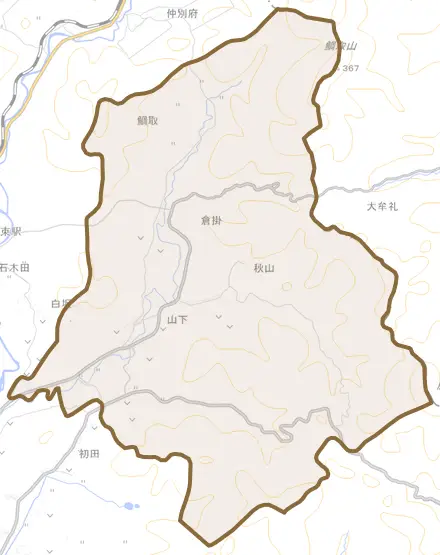 大字秋山とその周辺の地図。町の範囲を重ねている