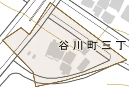 谷川町とその周辺の地図。町の範囲を重ねている
