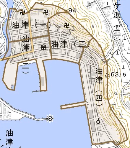油津とその周辺の地図。町の範囲を重ねている