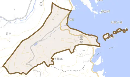 南郷町贄波とその周辺の地図。町の範囲を重ねている