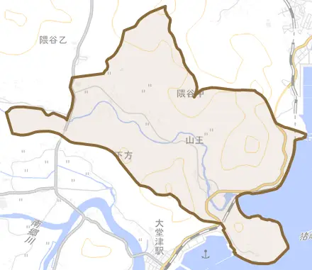 大字隈谷甲とその周辺の地図。町の範囲を重ねている
