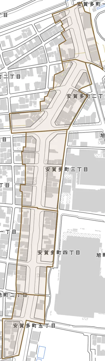 安賀多町とその周辺の地図。町の範囲を重ねている