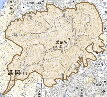 愛宕山とその周辺の地図。町の範囲を重ねている