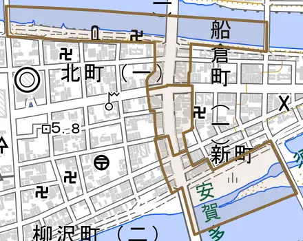 中央通とその周辺の地図。町の範囲を重ねている