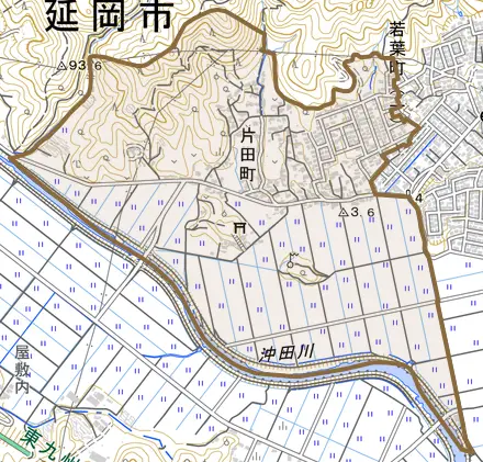 片田町とその周辺の地図。町の範囲を重ねている
