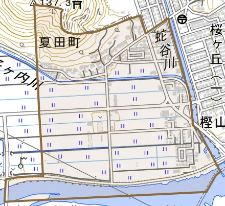 夏田町とその周辺の地図。町の範囲を重ねている