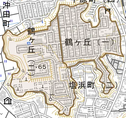 鶴ケ丘とその周辺の地図。町の範囲を重ねている