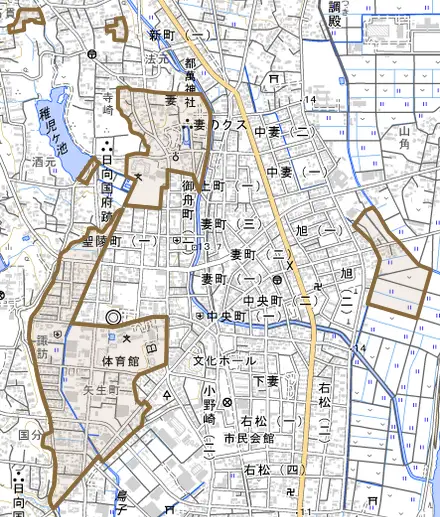 大字妻とその周辺の地図。町の範囲を重ねている