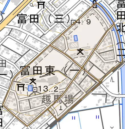 富田東とその周辺の地図。町の範囲を重ねている