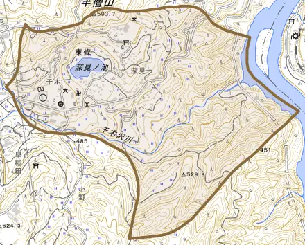 東條とその周辺の地図。町の範囲を重ねている