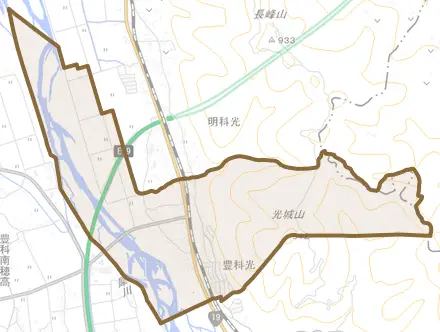 豊科光とその周辺の地図。町の範囲を重ねている