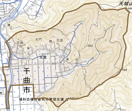 大字生萱とその周辺の地図。町の範囲を重ねている
