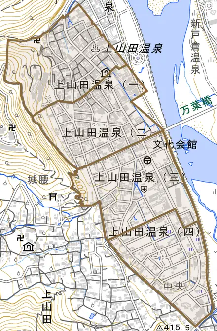 上山田温泉とその周辺の地図。町の範囲を重ねている